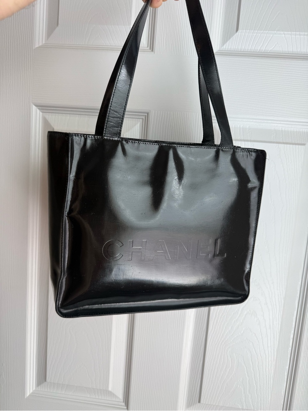 CHANEL Black Patent Leather Embossed Logo Tote Rare Double Sided - Picture 2 of 10